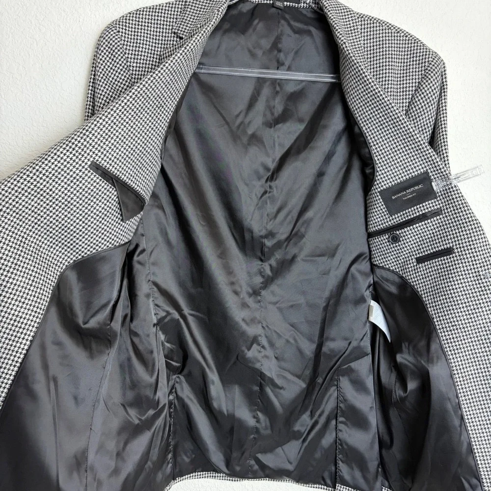 Banana Republic Mens 38S Tailored Fit Houndstooth Wool Blend Blazer Black White